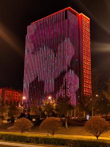 威海綠(lv)軸中央(yang)商務區亮(liang)化工程(cheng)